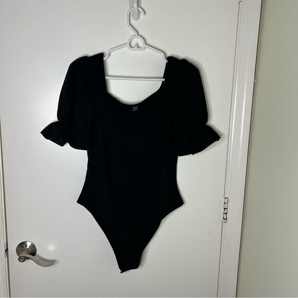 Black ruffle puff short sleeve bodysuit | Large - Picture 1 of 9